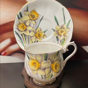 Royal Albert Bone China Flower of Month Daffodil No 3 Hand Painted Teacup Saucer